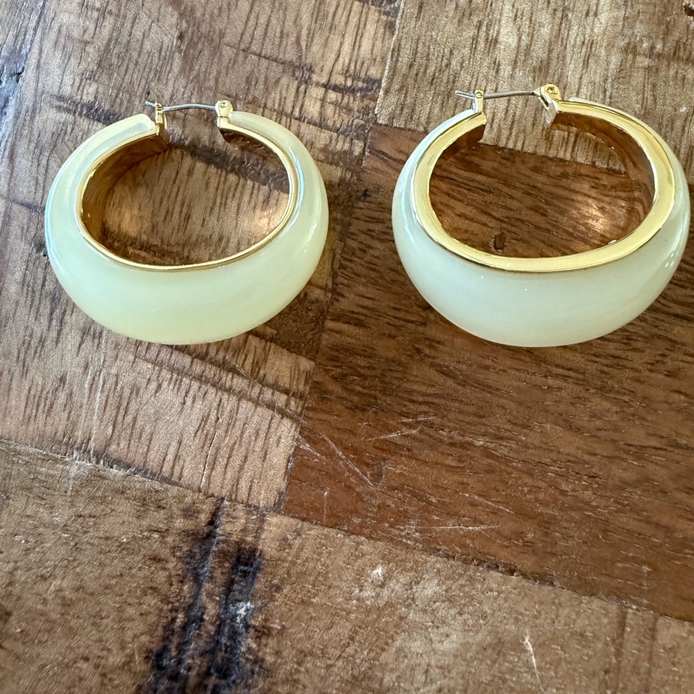 Vince Camuto Elegant Gold and Cream Hoop Earrings